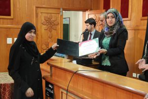 Dalal Abuelaish honoring one of the students 